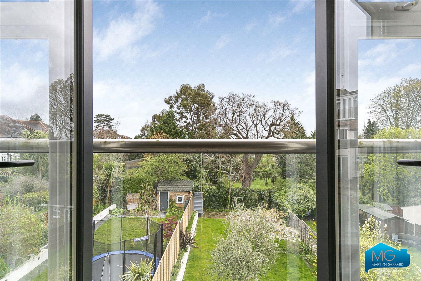 4 bedroom Semi-Detached House to rent - Martyn Gerrard