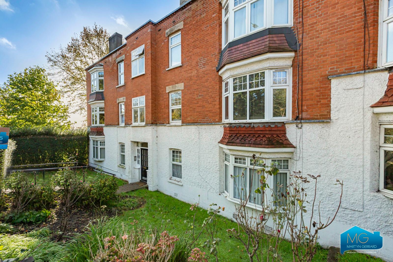 2 bedroom Apartment to rent - Martyn Gerrard