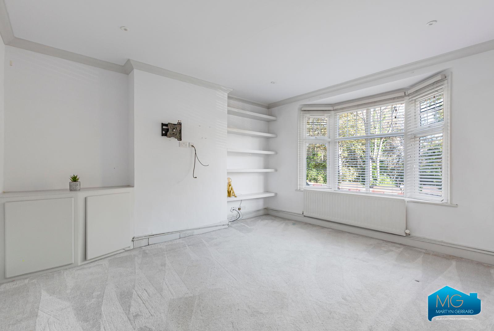 2 bedroom Apartment to rent - Martyn Gerrard