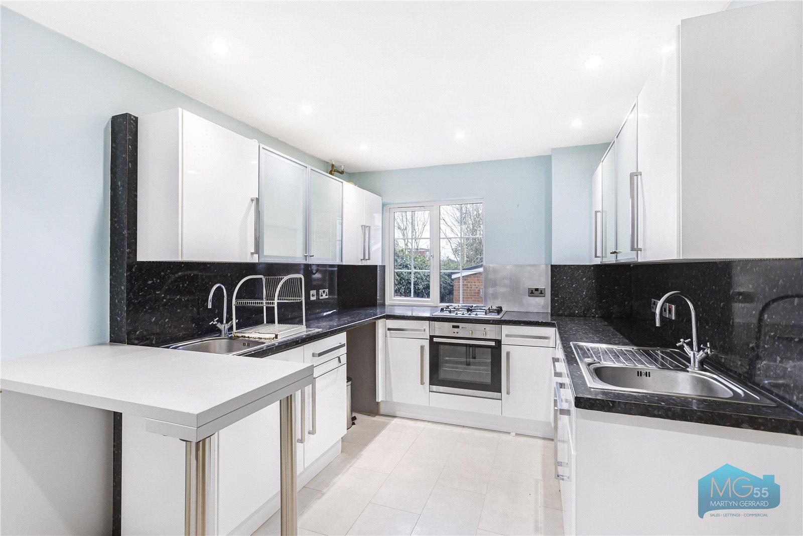 4 bedroom Detached House to rent - Martyn Gerrard
