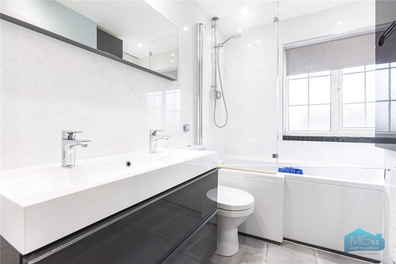 4 bedroom Detached House to rent - Martyn Gerrard
