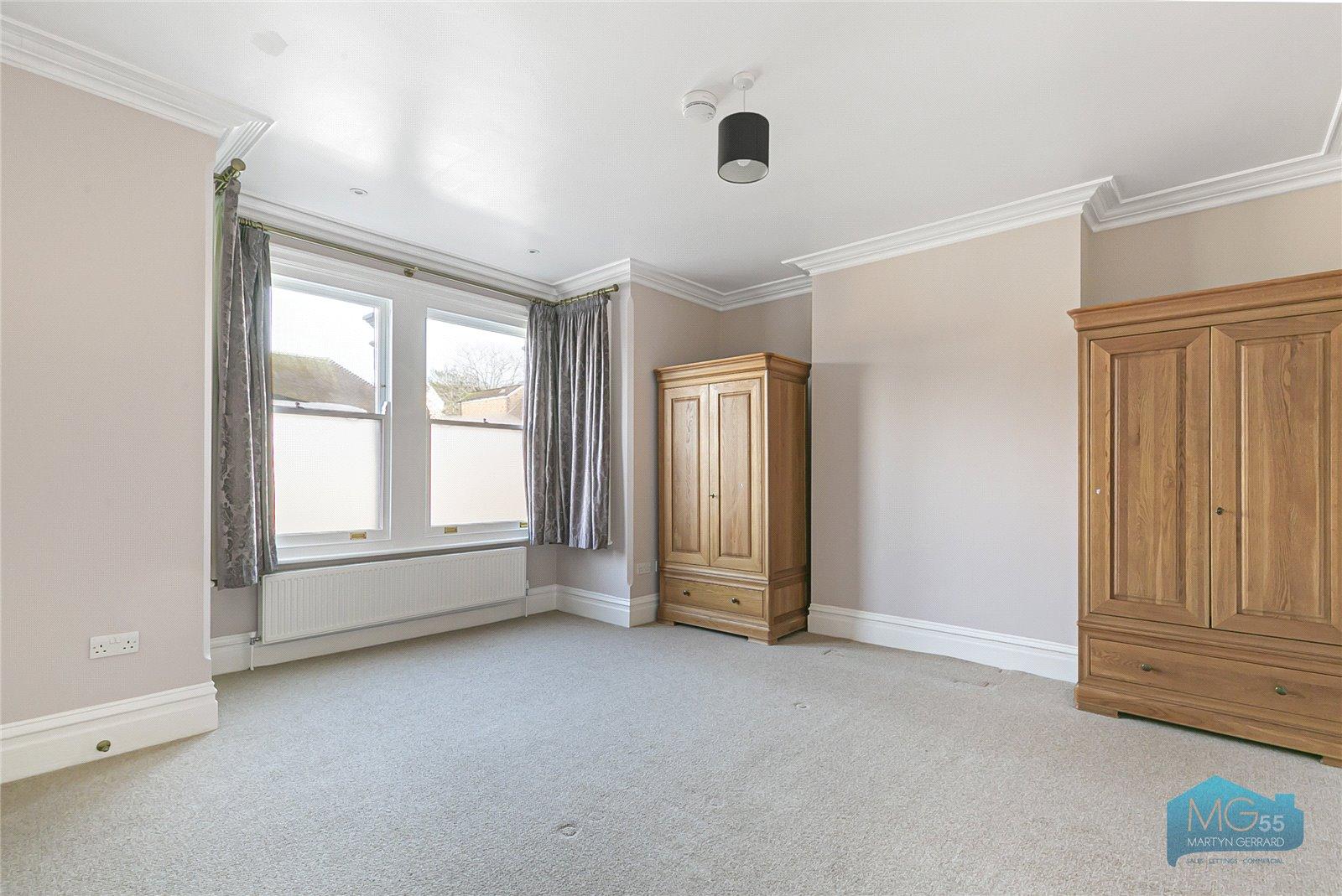 5 bedroom Semi-Detached House to rent - Martyn Gerrard