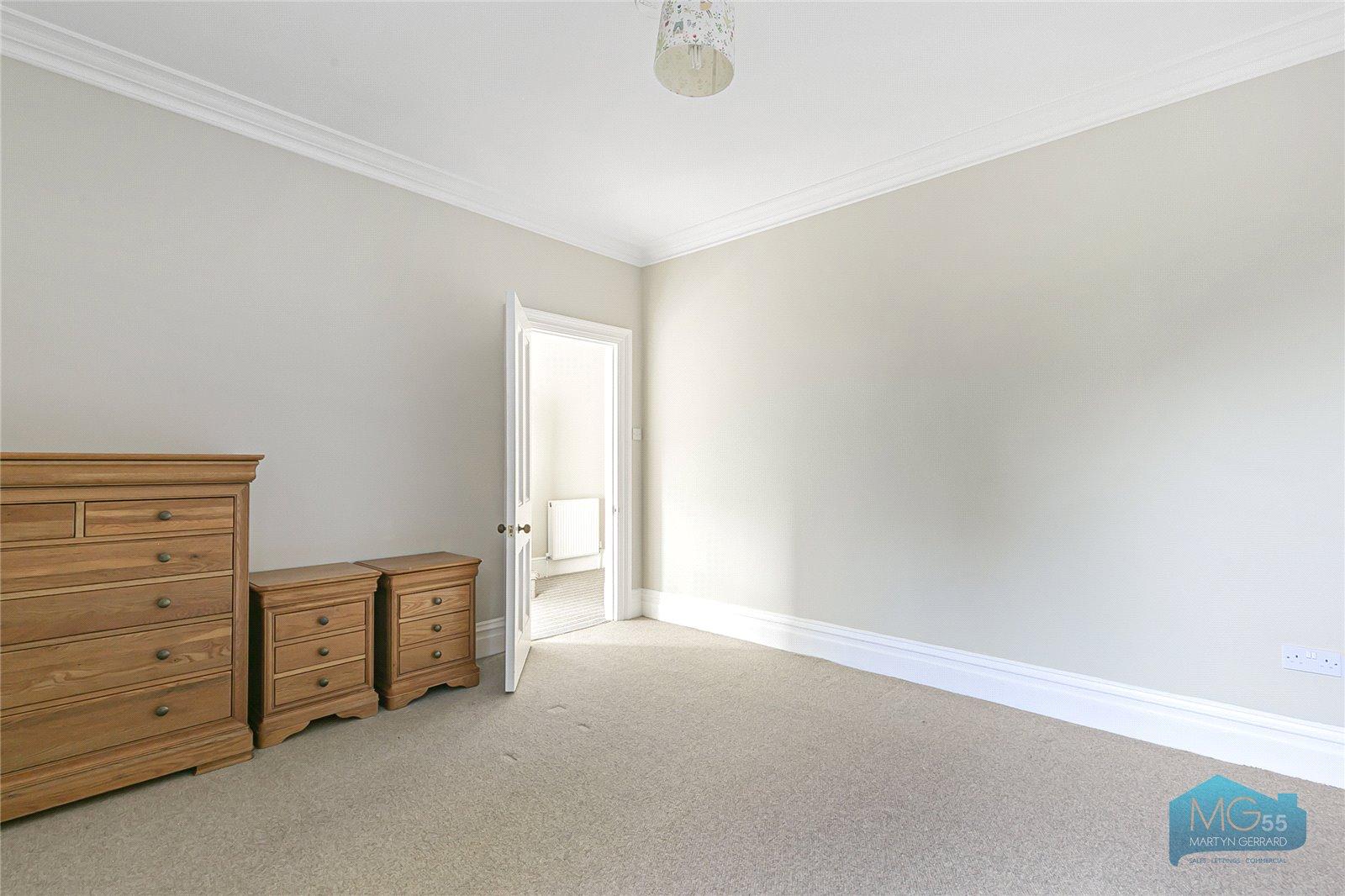 5 bedroom Semi-Detached House to rent - Martyn Gerrard