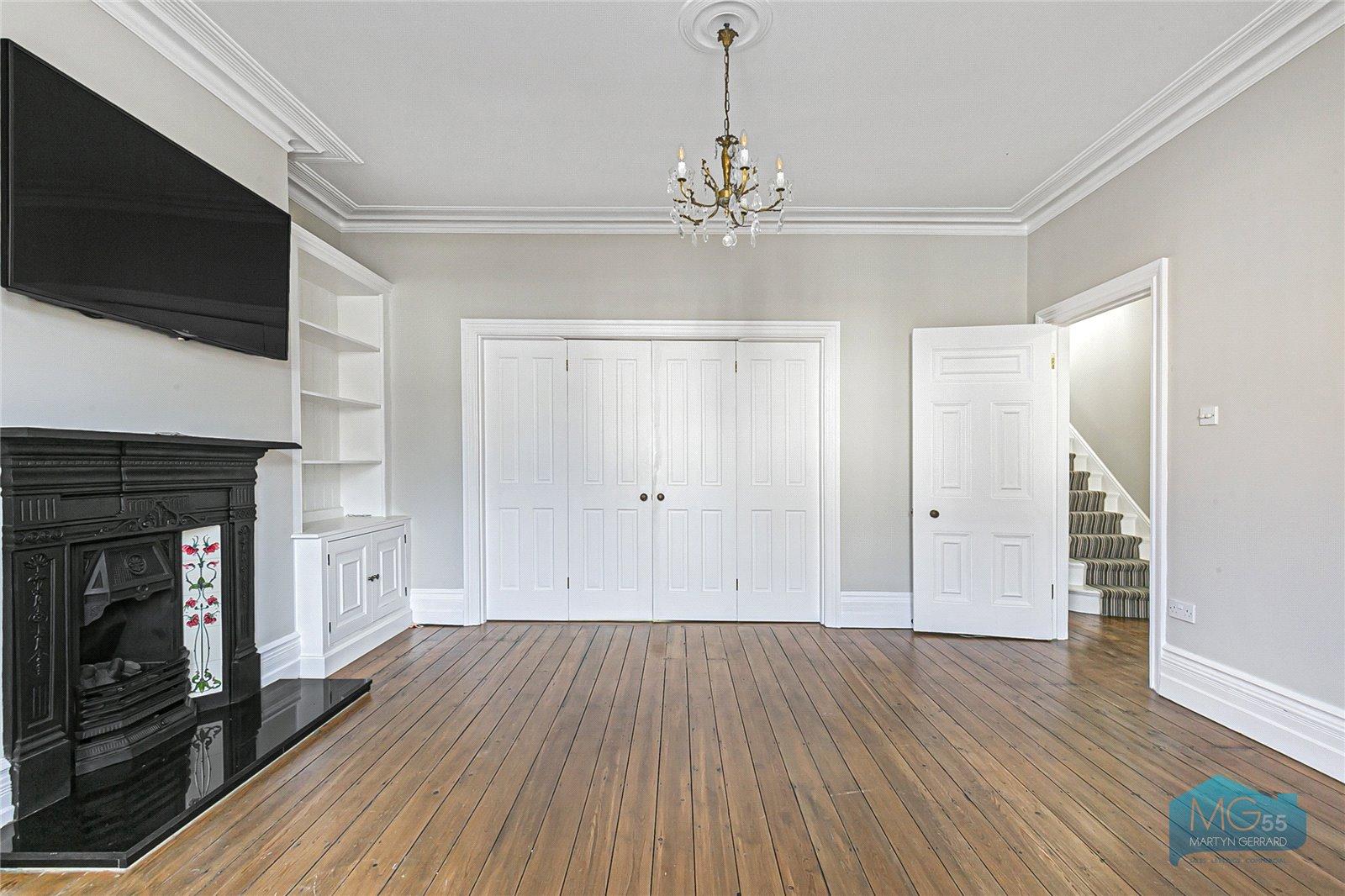 5 bedroom Semi-Detached House to rent - Martyn Gerrard