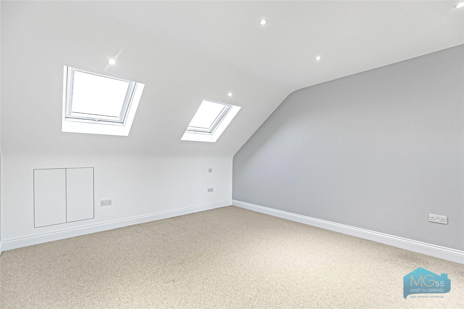 5 bedroom Semi-Detached House to rent - Martyn Gerrard