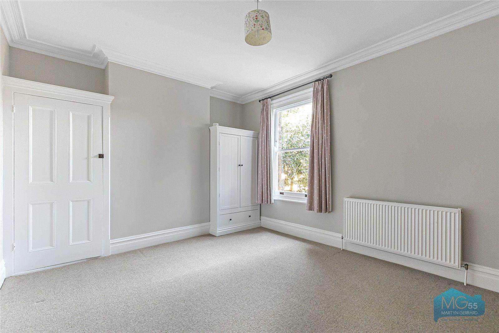 5 bedroom Semi-Detached House to rent - Martyn Gerrard