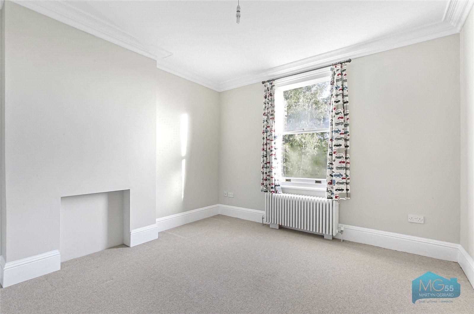5 bedroom Semi-Detached House to rent - Martyn Gerrard