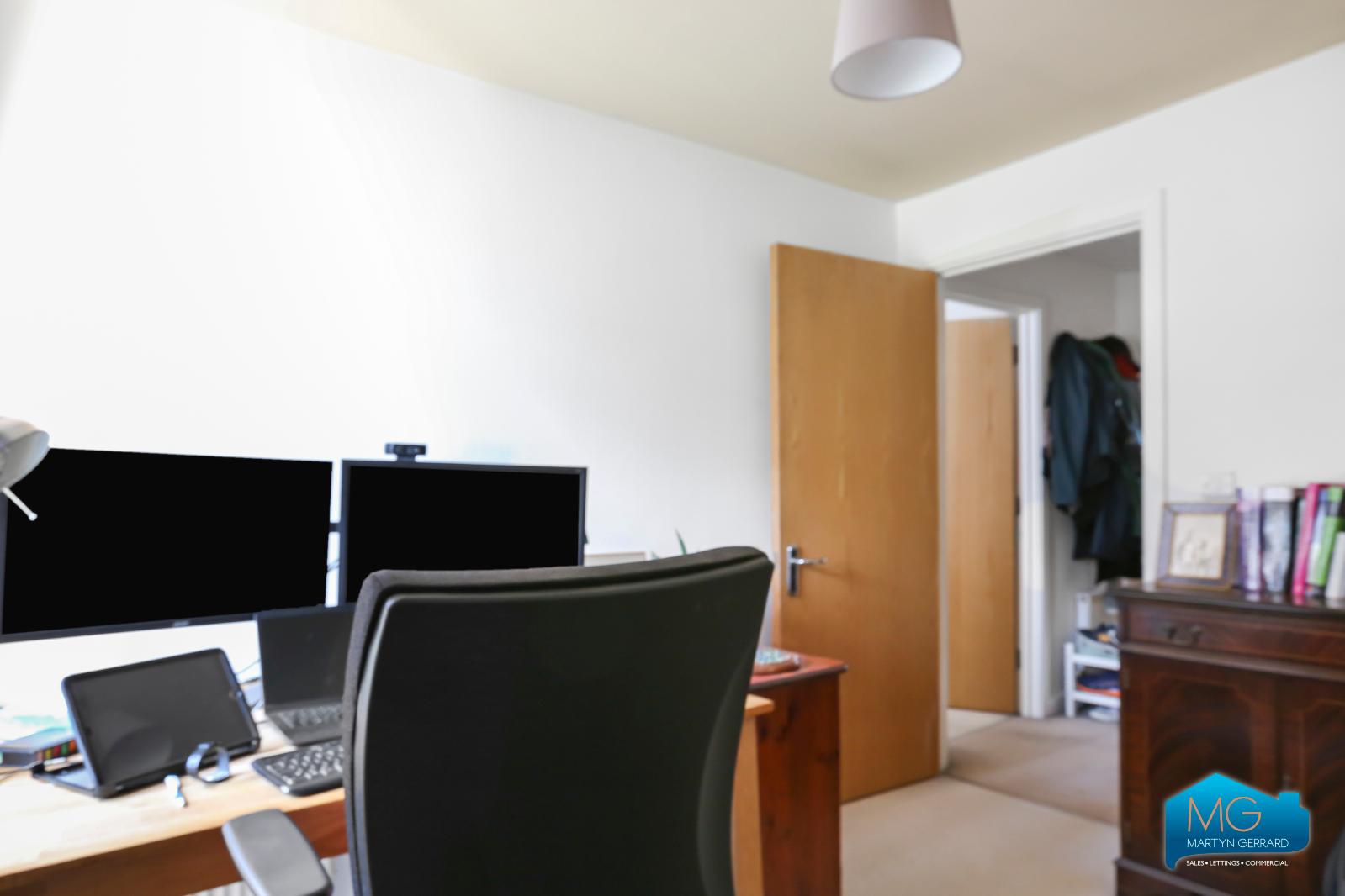 2 bedroom Apartment to rent - Martyn Gerrard