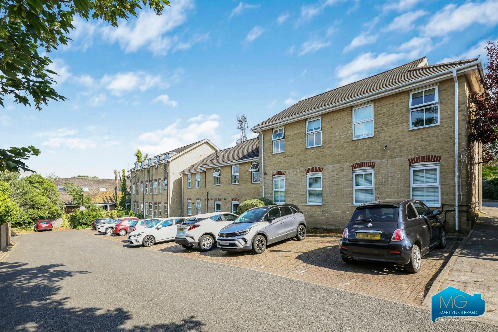 2 bedroom Apartment to rent - Martyn Gerrard