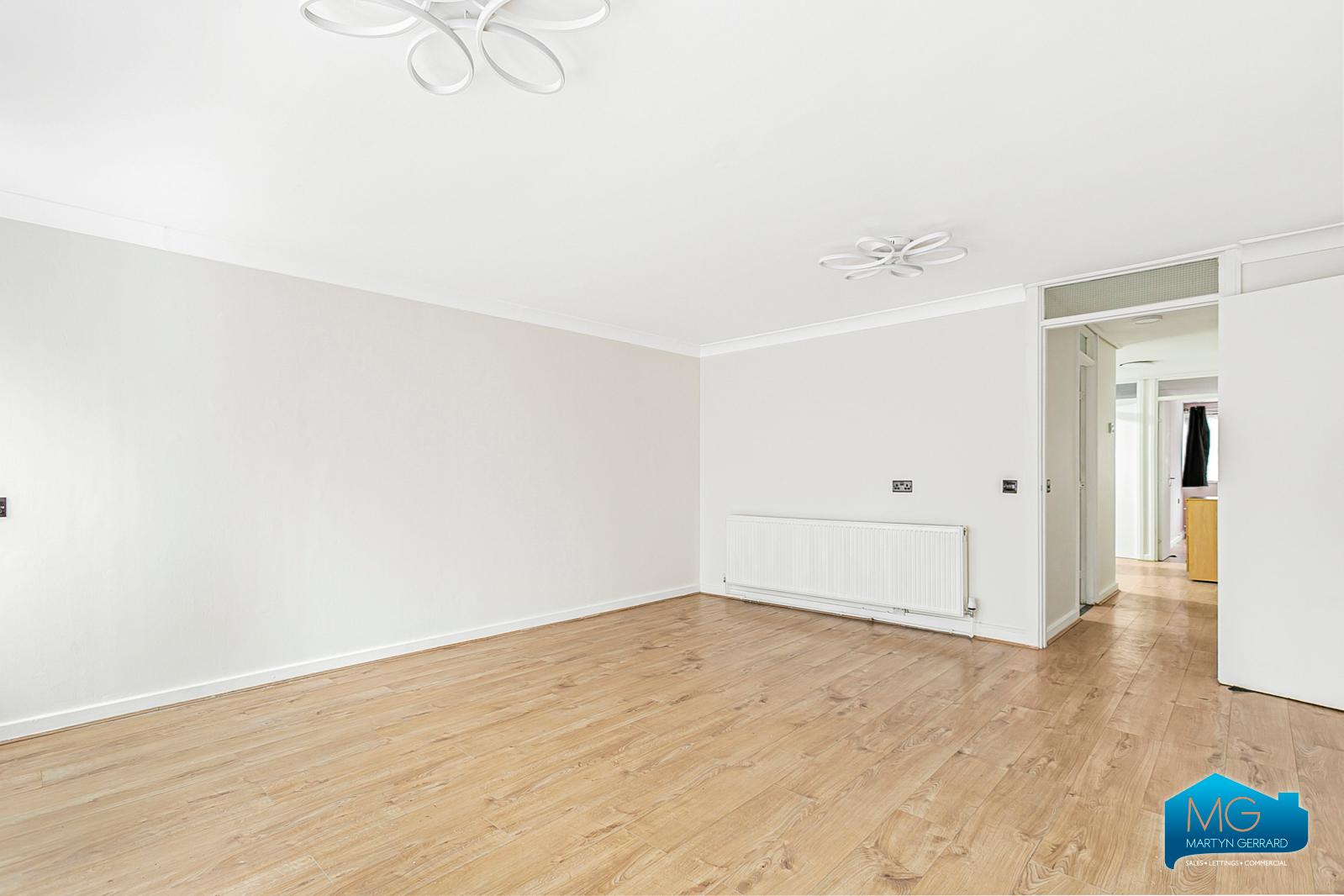 2 bedroom Ground Floor Flat to rent - Martyn Gerrard