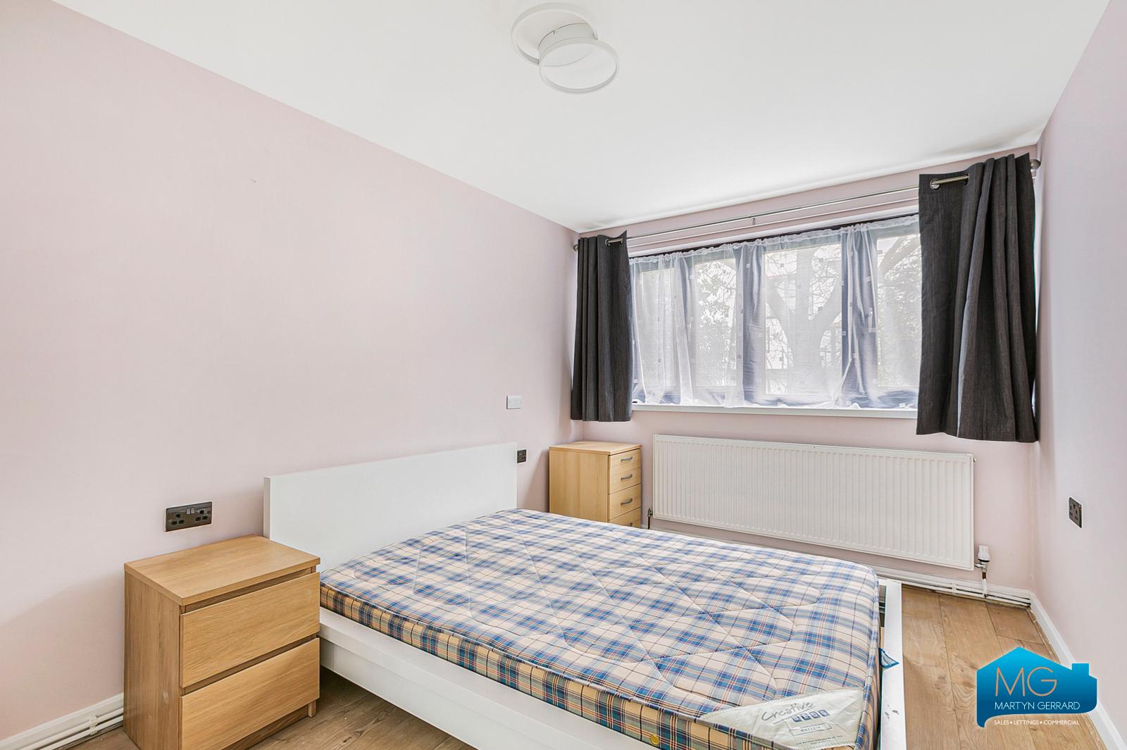 2 bedroom Ground Floor Flat to rent - Martyn Gerrard