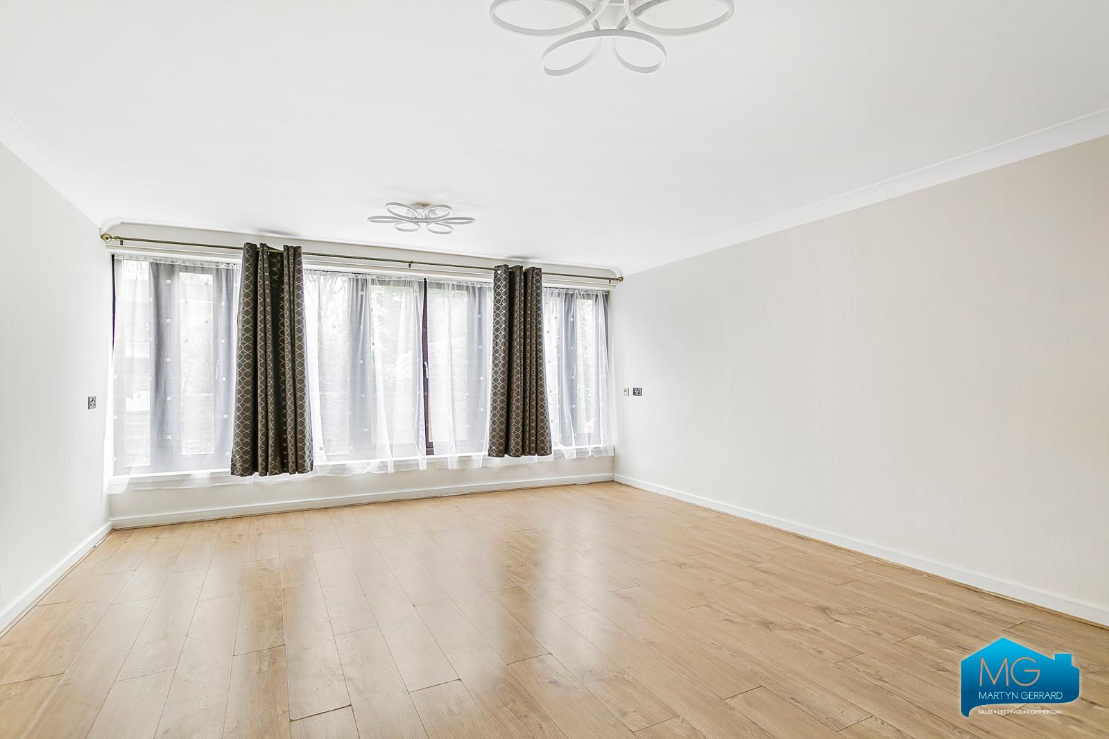 2 bedroom Ground Floor Flat to rent - Martyn Gerrard