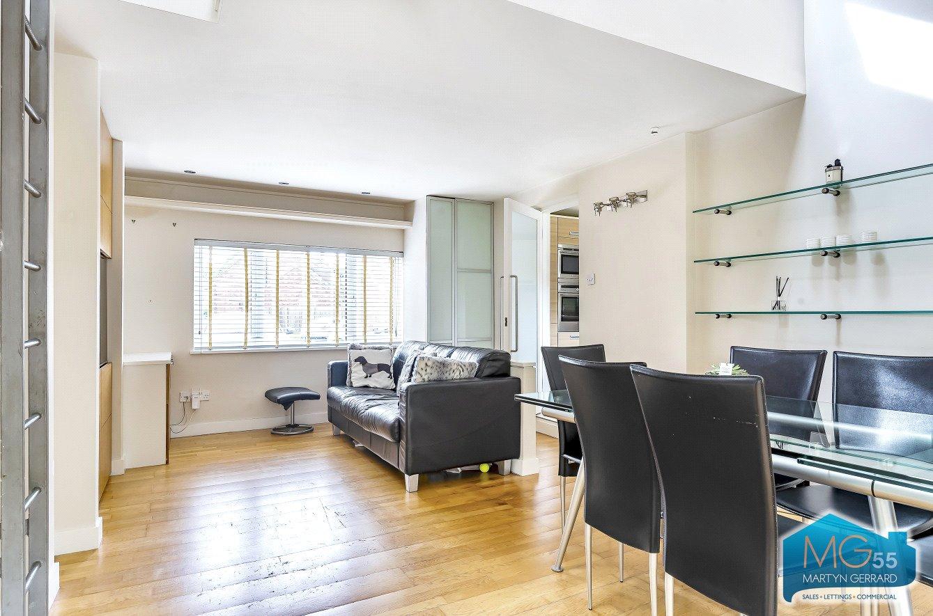 3 bedroom Detached House to rent - Martyn Gerrard
