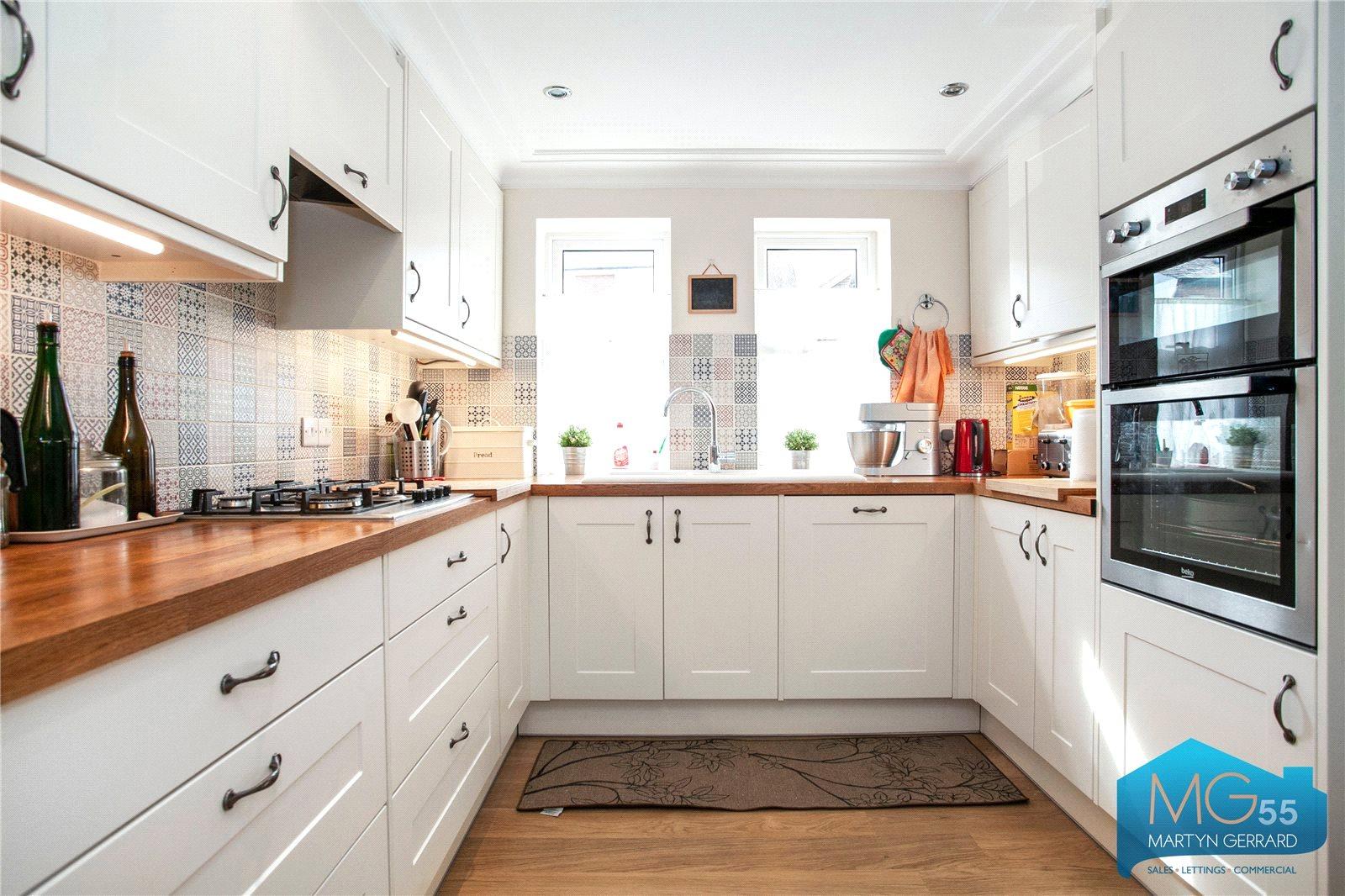 3 bedroom Detached House to rent - Martyn Gerrard