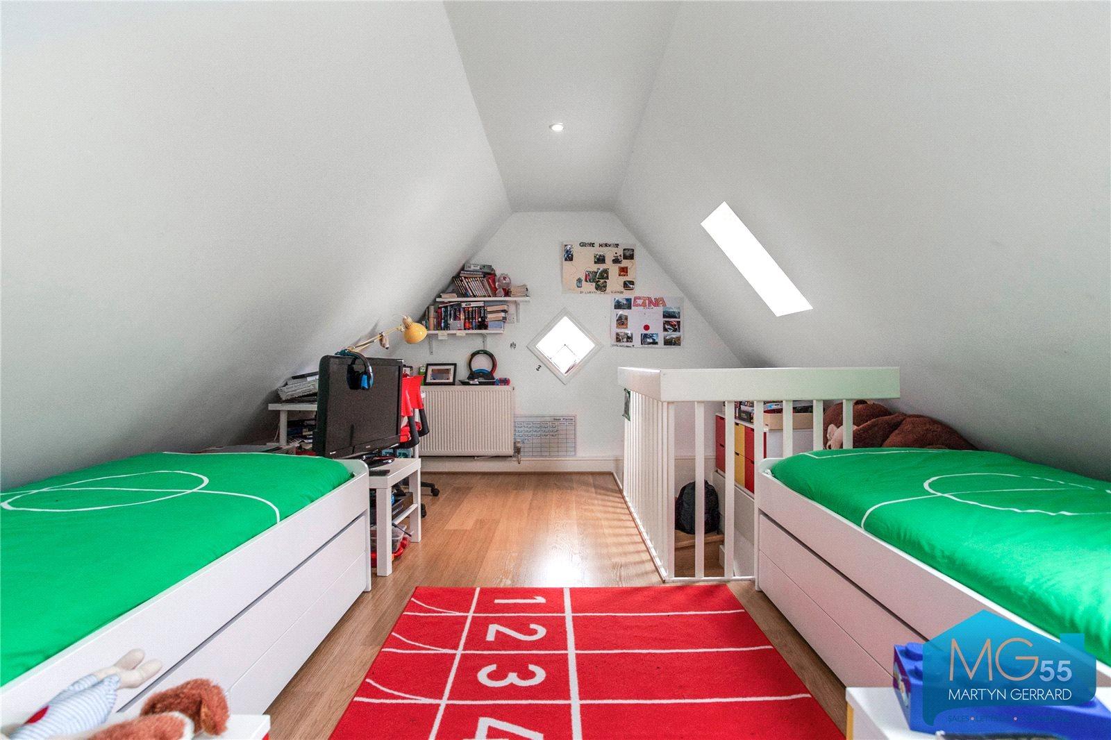 3 bedroom Detached House to rent - Martyn Gerrard