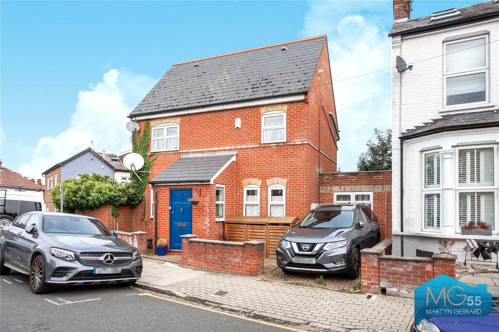 3 bedroom Detached House to rent - Martyn Gerrard