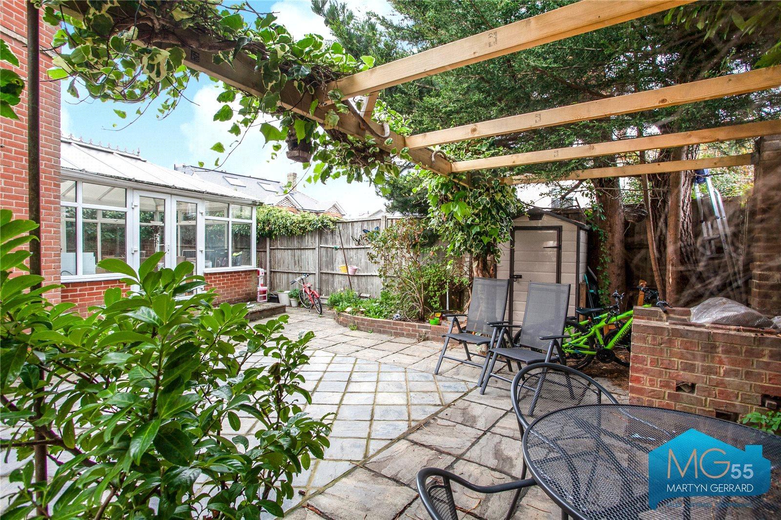 3 bedroom Detached House to rent - Martyn Gerrard