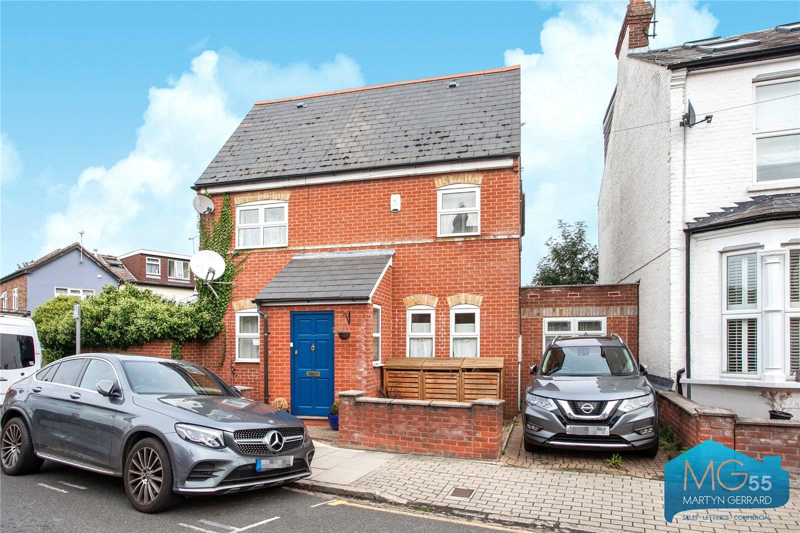 3 bedroom Detached House to rent - Martyn Gerrard