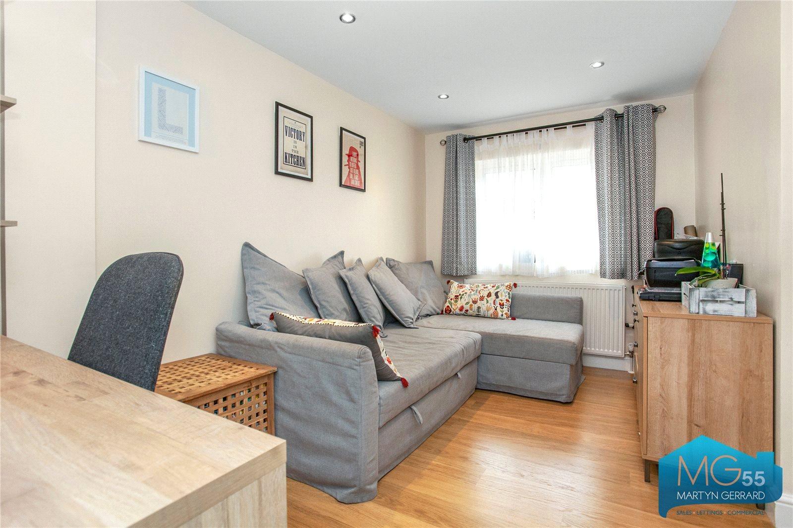 3 bedroom Detached House to rent - Martyn Gerrard