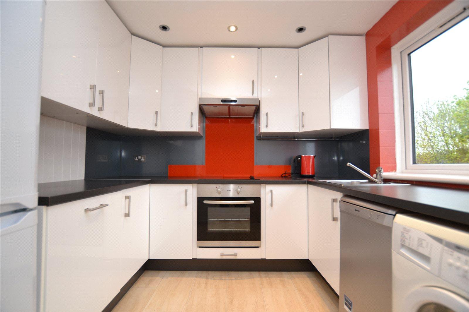 2 bedroom Apartment to rent + ' - Martyn Gerrard