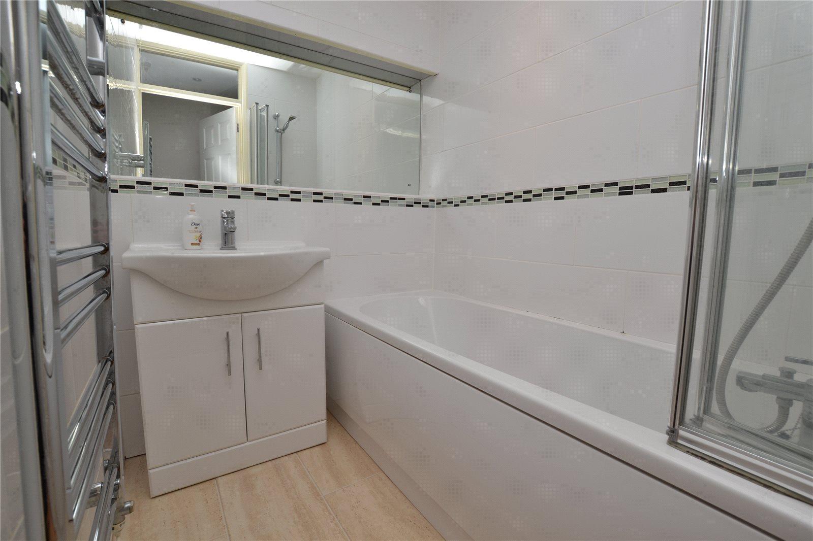 2 bedroom Apartment to rent - Martyn Gerrard