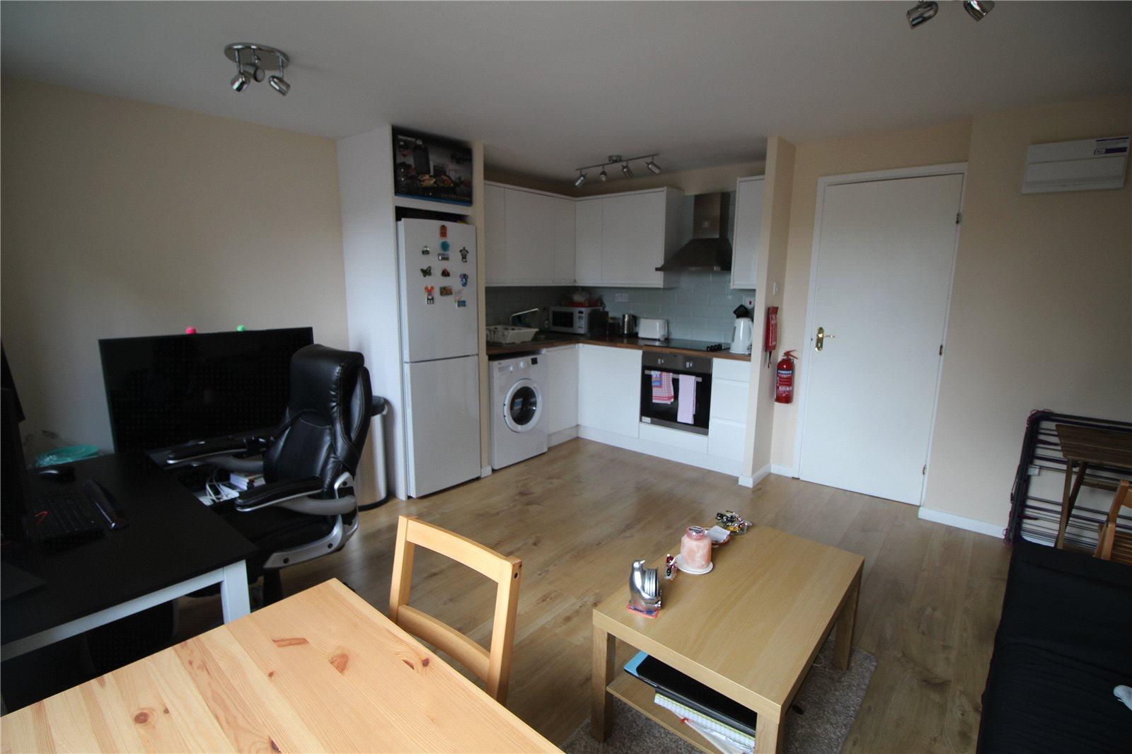 1 bedroom Apartment to rent + ' - Martyn Gerrard