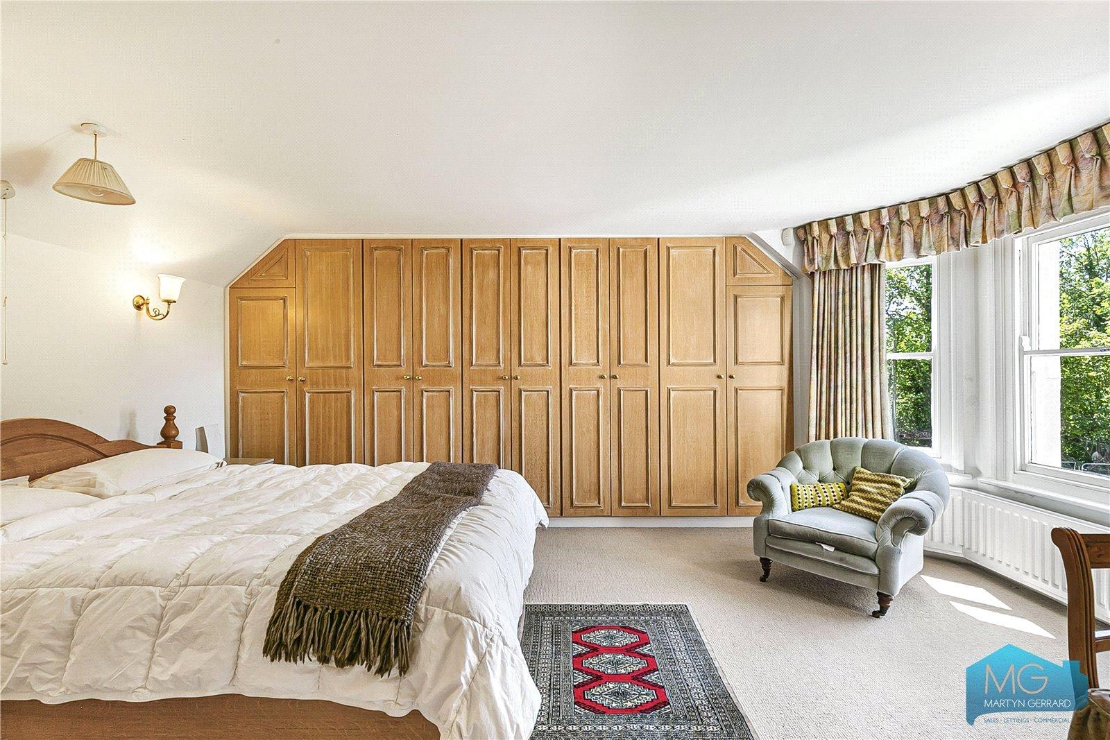 5 bedroom Semi-Detached House to rent - Martyn Gerrard