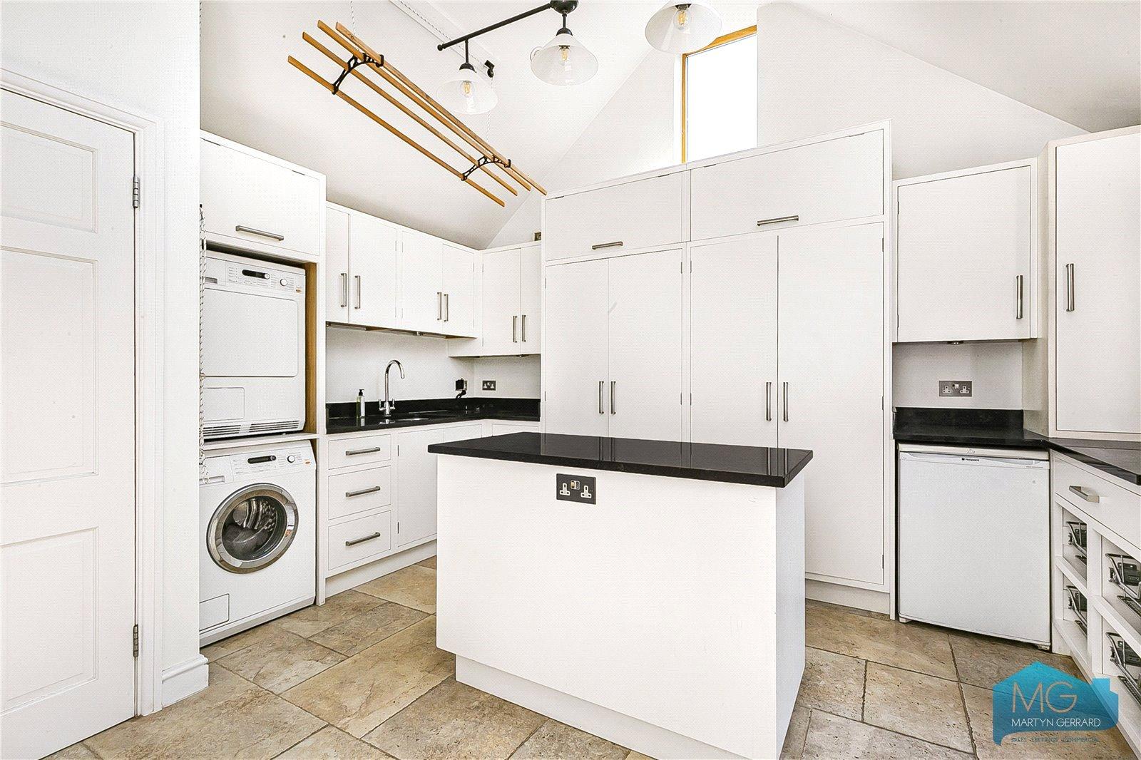 5 bedroom Semi-Detached House to rent - Martyn Gerrard