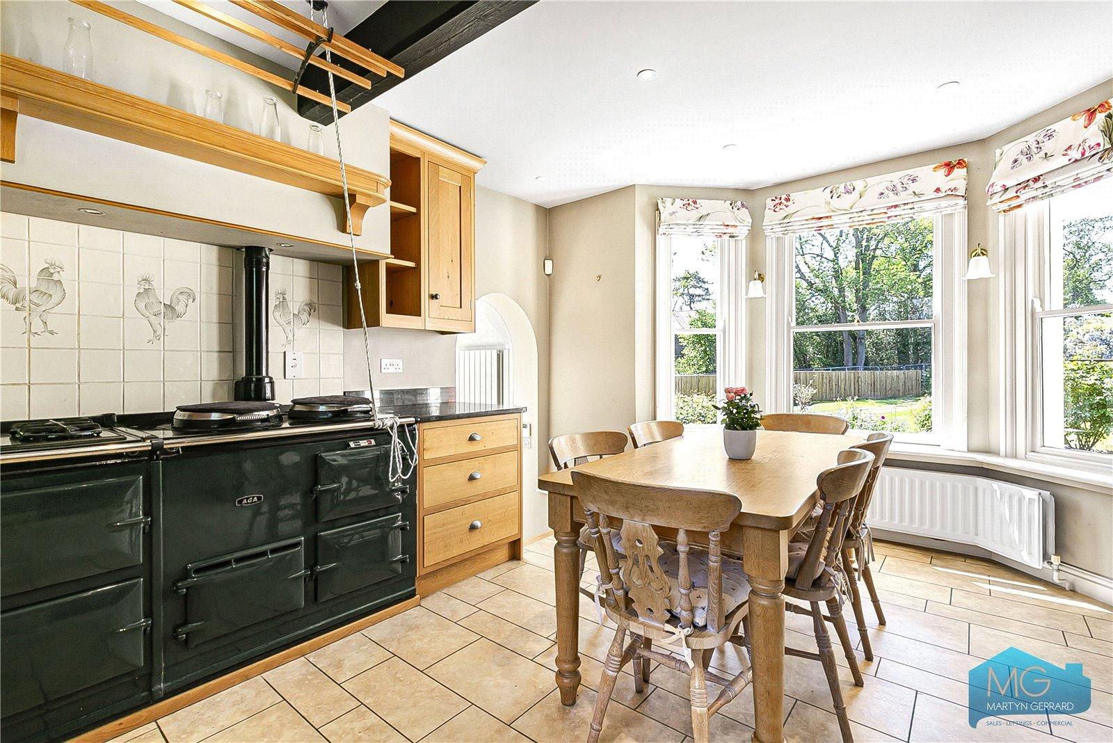 5 bedroom Semi-Detached House to rent - Martyn Gerrard