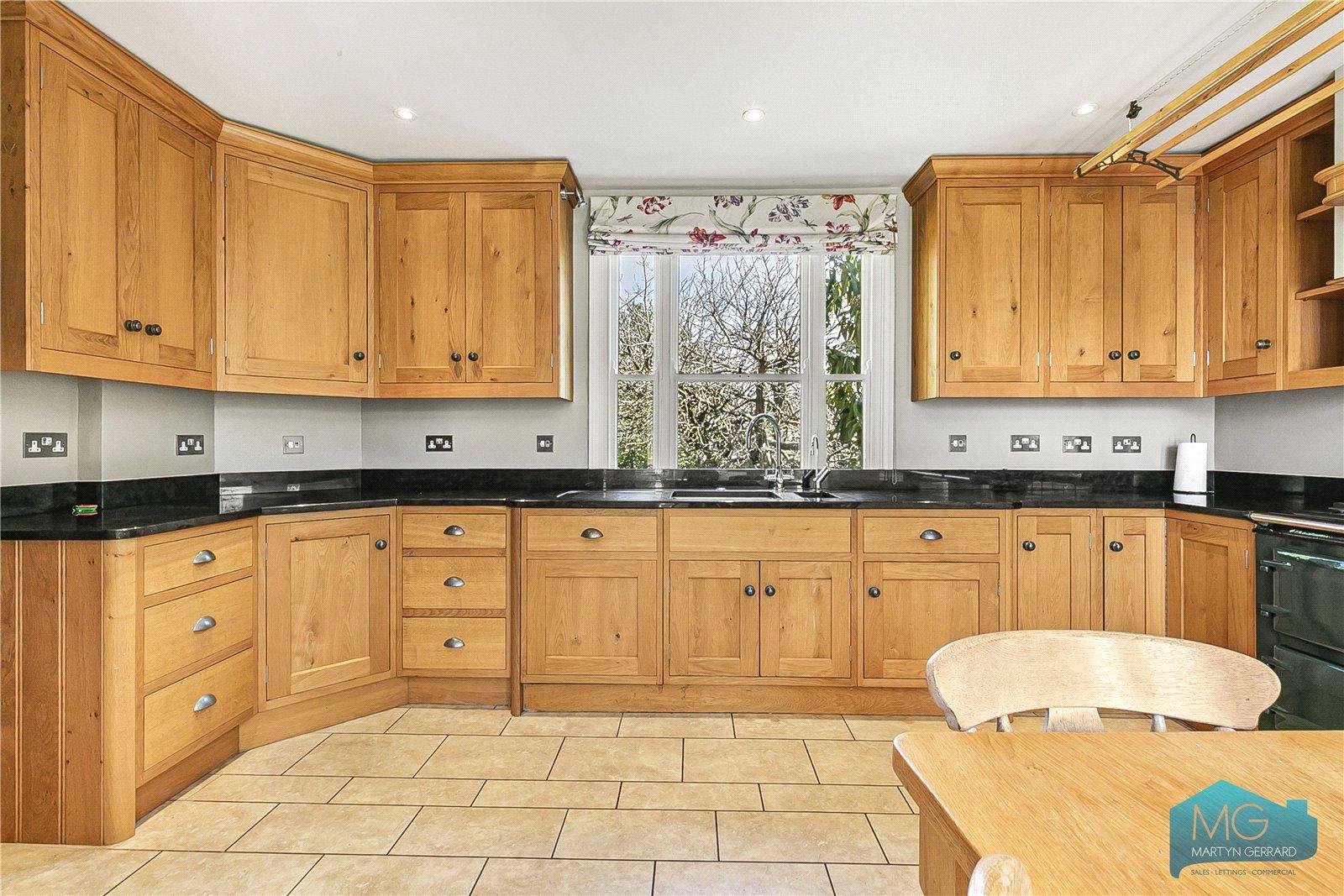 5 bedroom Semi-Detached House to rent - Martyn Gerrard
