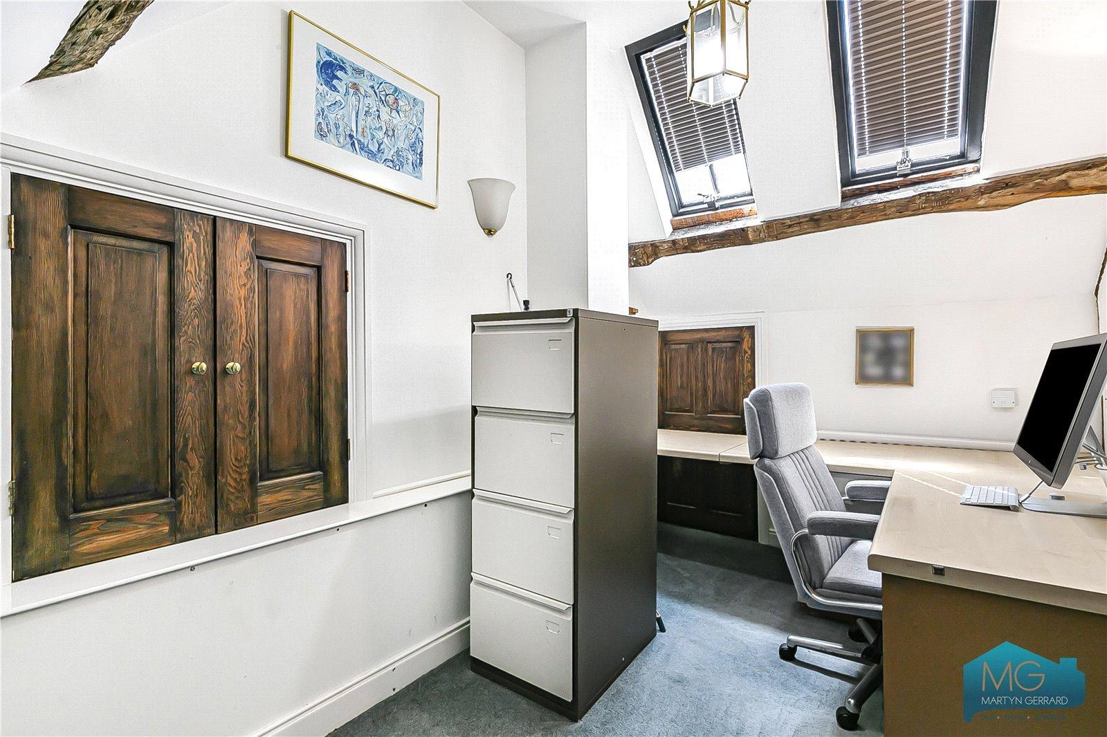 5 bedroom Semi-Detached House to rent - Martyn Gerrard