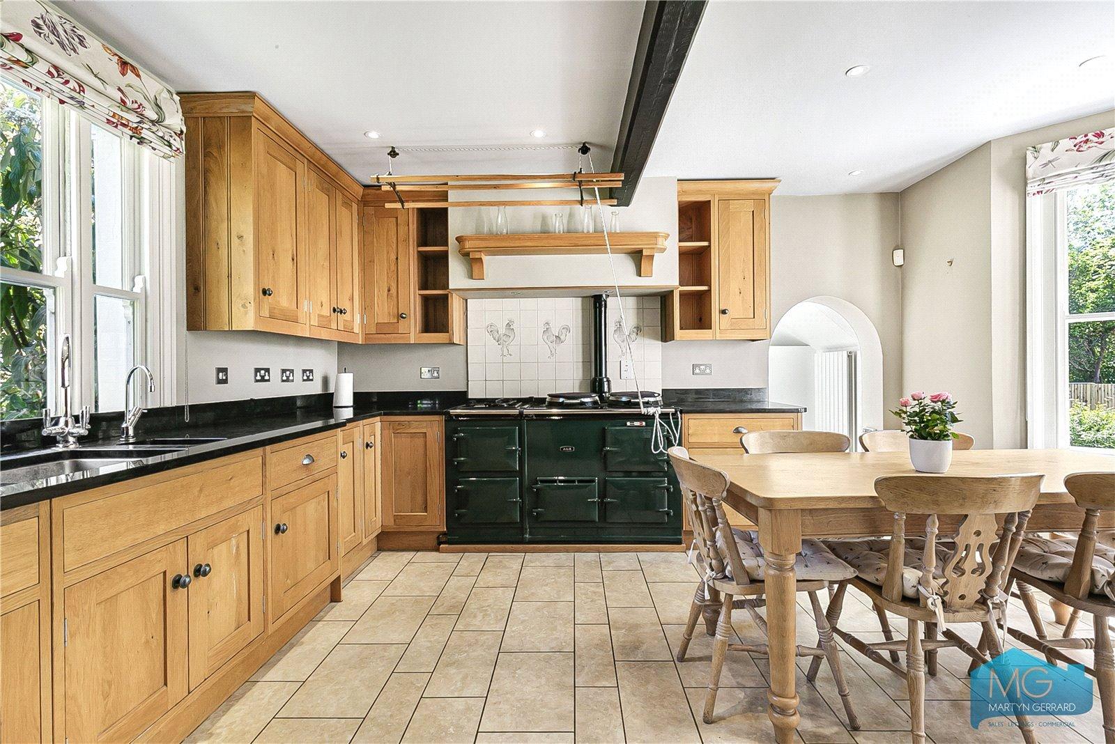 5 bedroom Semi-Detached House to rent - Martyn Gerrard