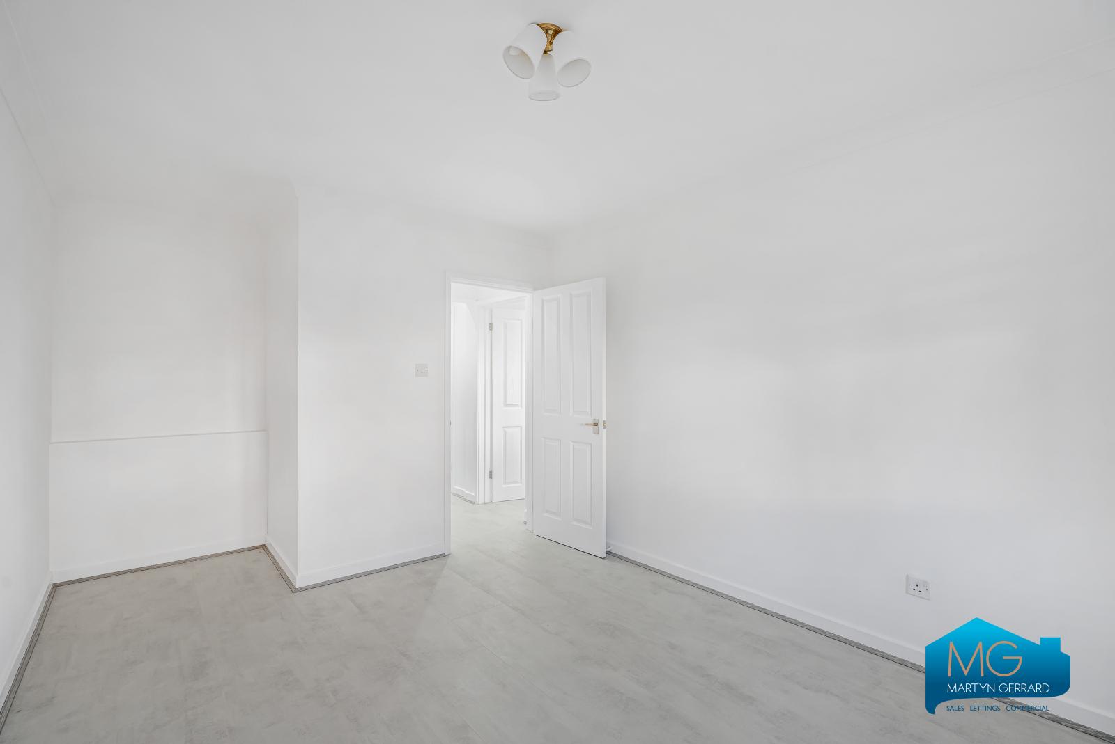 1 bedroom Ground Floor Flat to rent - Martyn Gerrard