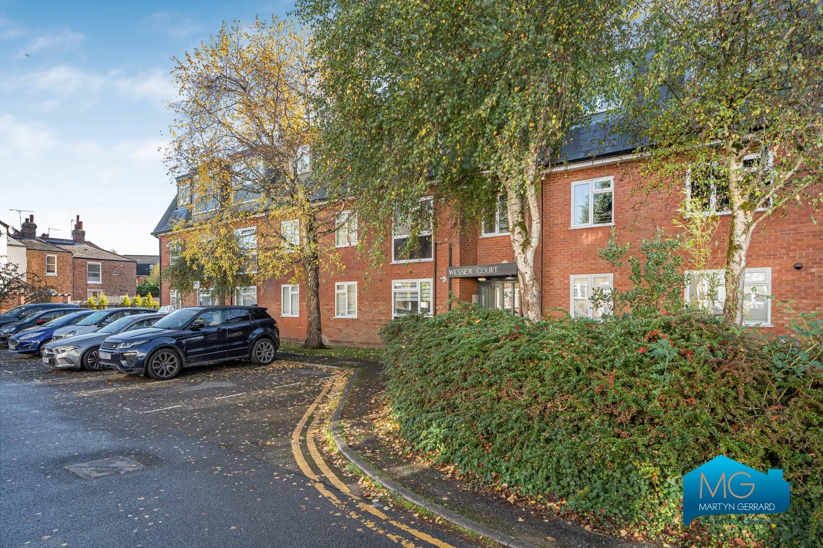 1 bedroom Ground Floor Flat to rent - Martyn Gerrard