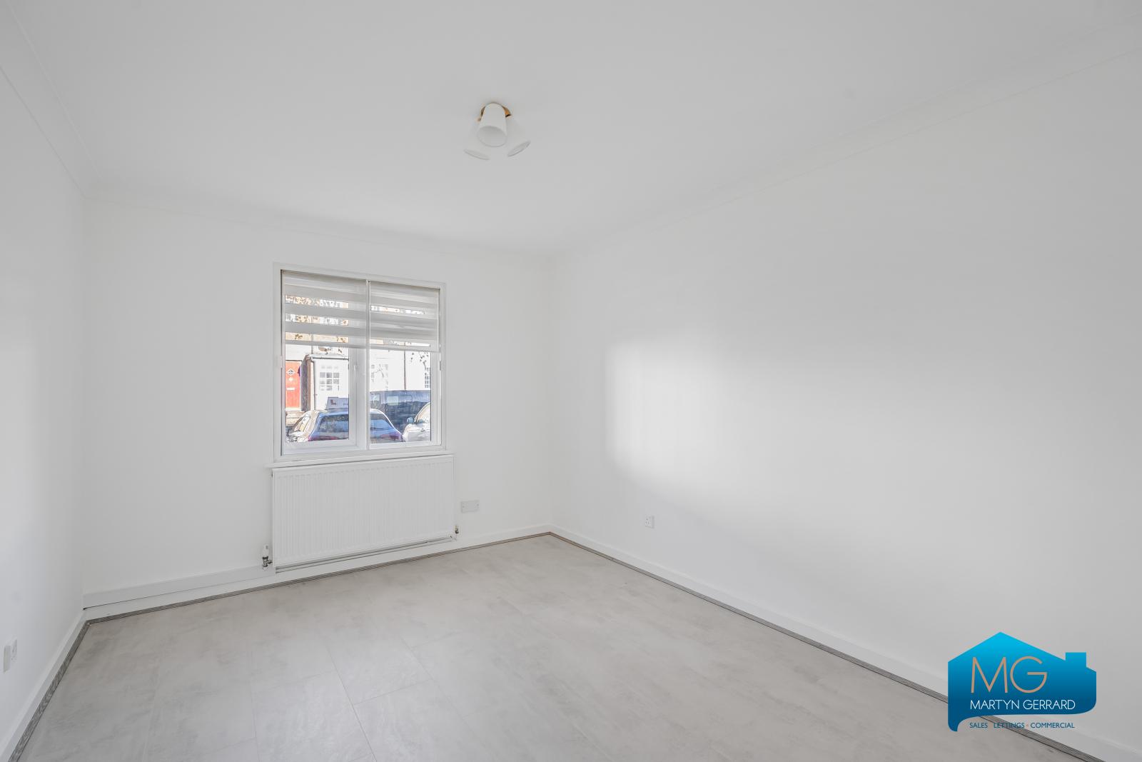 1 bedroom Ground Floor Flat to rent - Martyn Gerrard