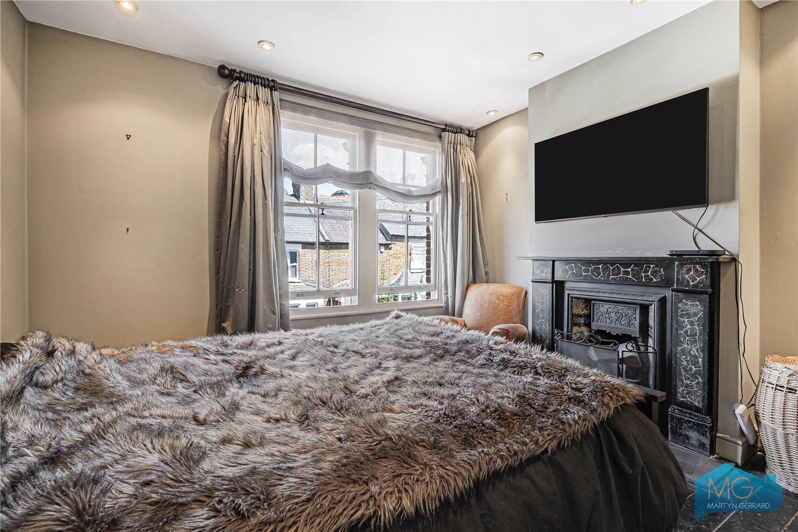 3 bedroom Terraced House for sale - Martyn Gerrard