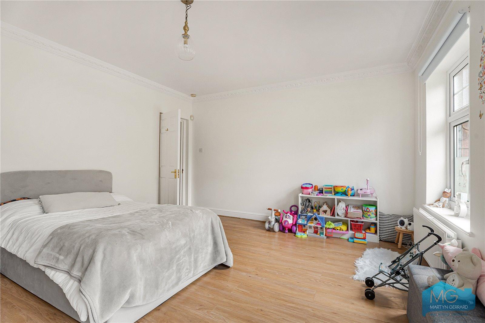 3 bedroom Apartment for sale - Martyn Gerrard