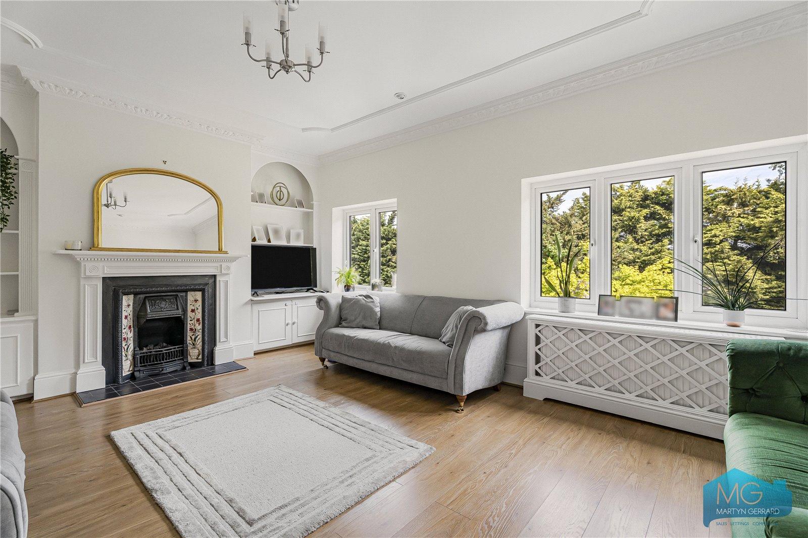 3 bedroom Apartment for sale - Martyn Gerrard
