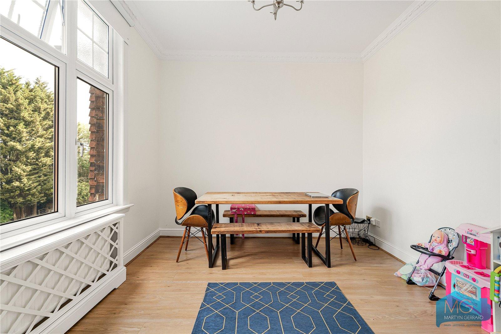 3 bedroom Apartment for sale - Martyn Gerrard