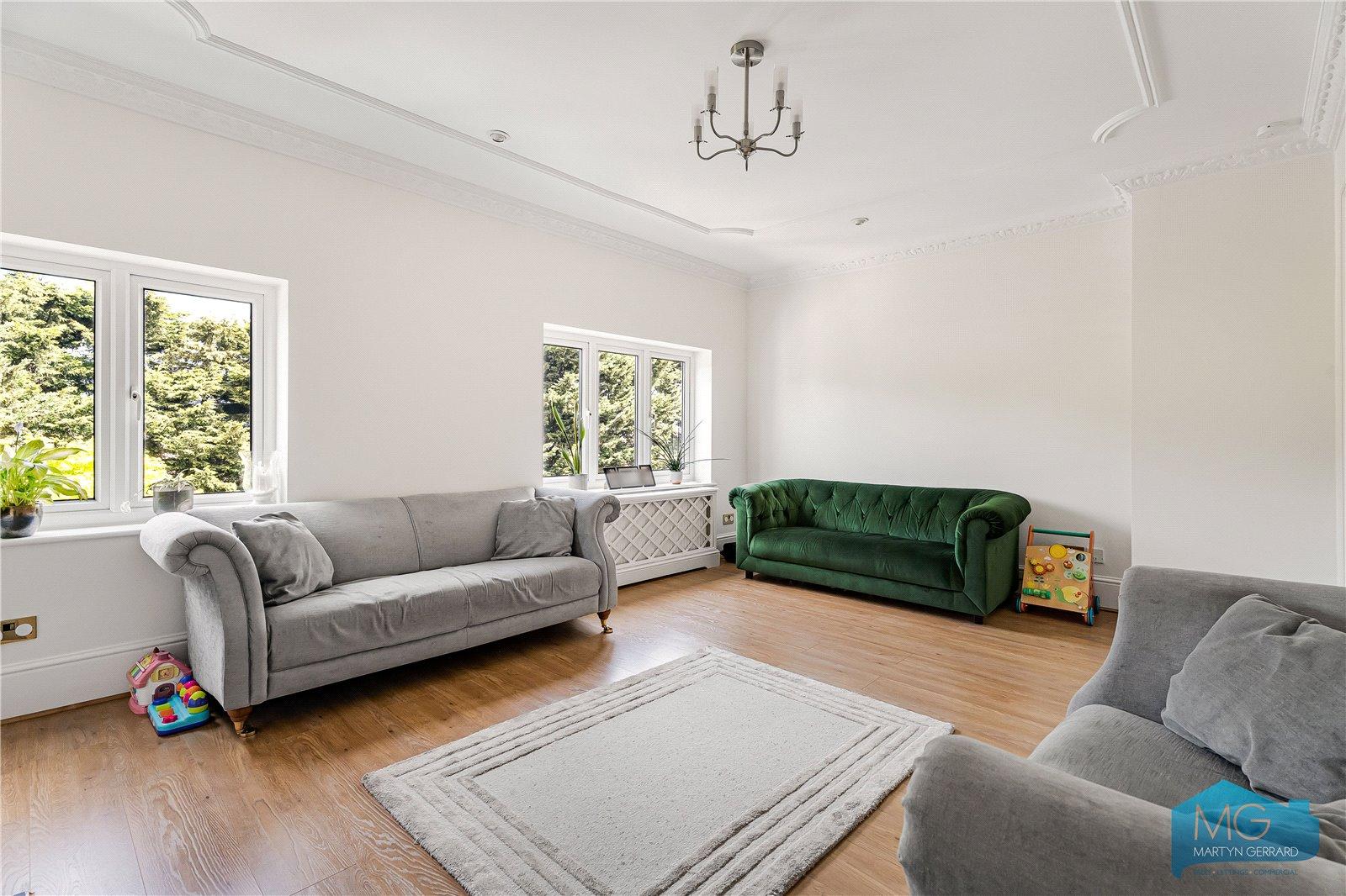 3 bedroom Apartment for sale - Martyn Gerrard