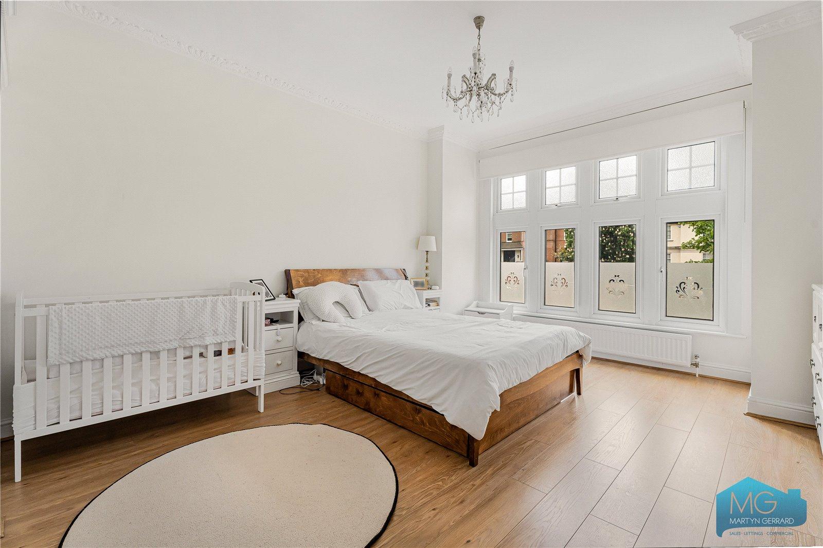 3 bedroom Apartment for sale - Martyn Gerrard