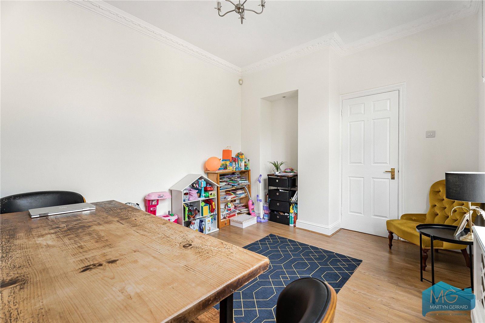 3 bedroom Apartment for sale - Martyn Gerrard