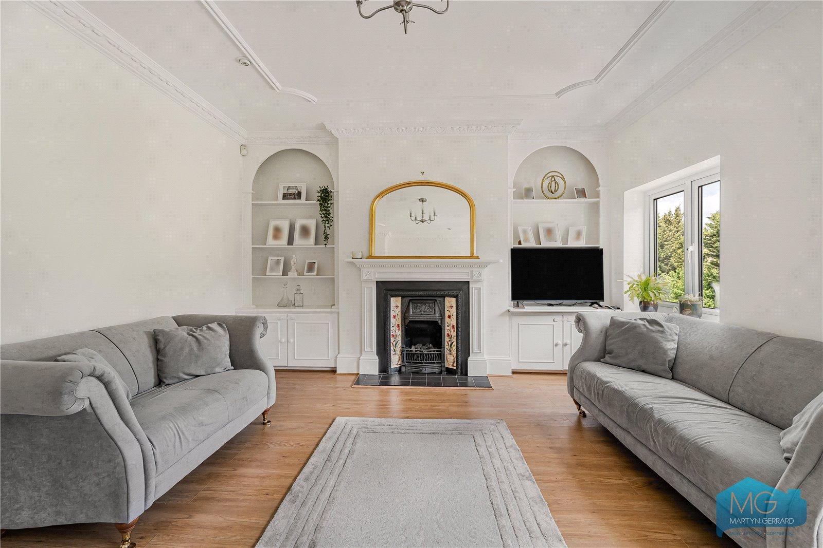 3 bedroom Apartment for sale - Martyn Gerrard