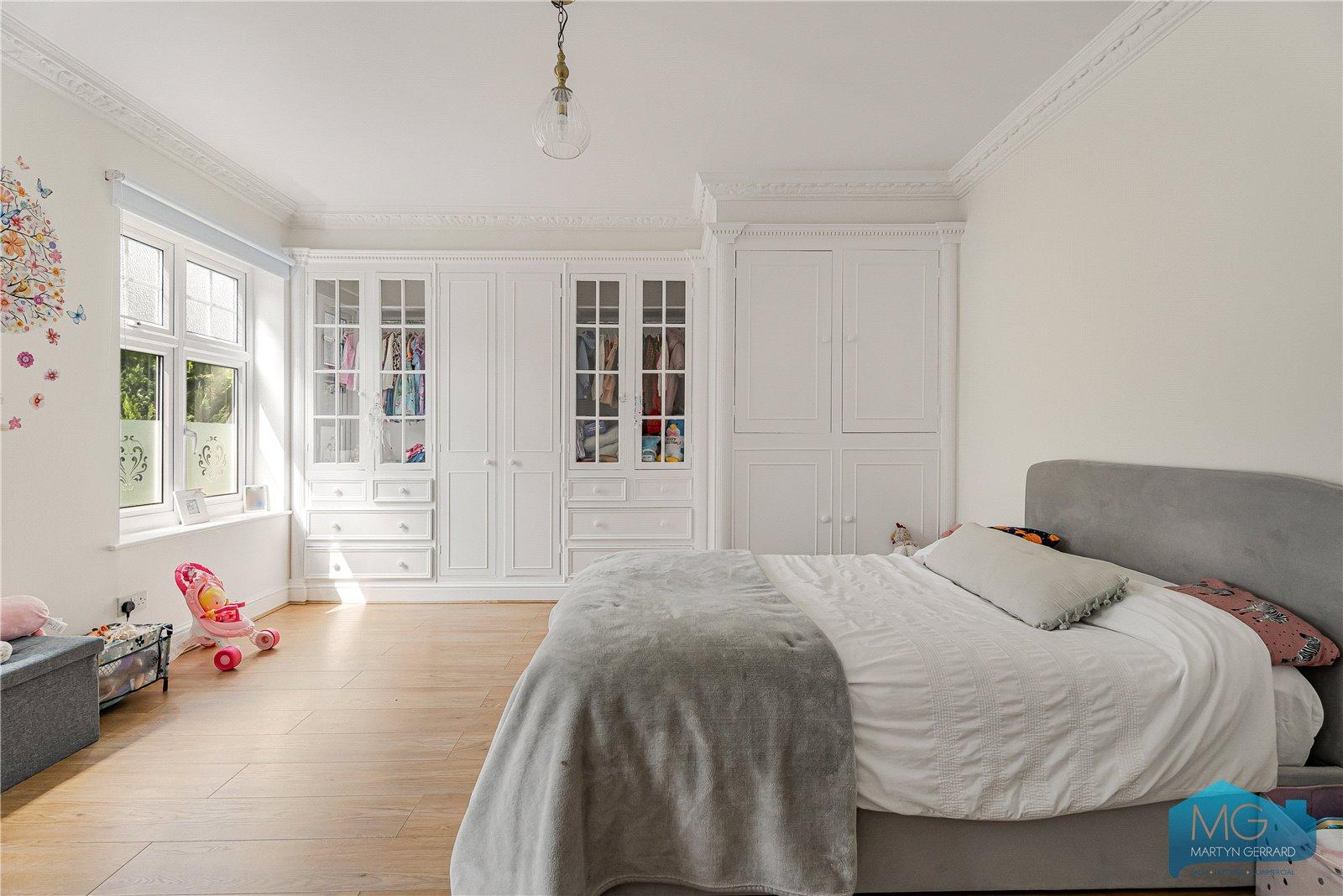 3 bedroom Apartment for sale - Martyn Gerrard