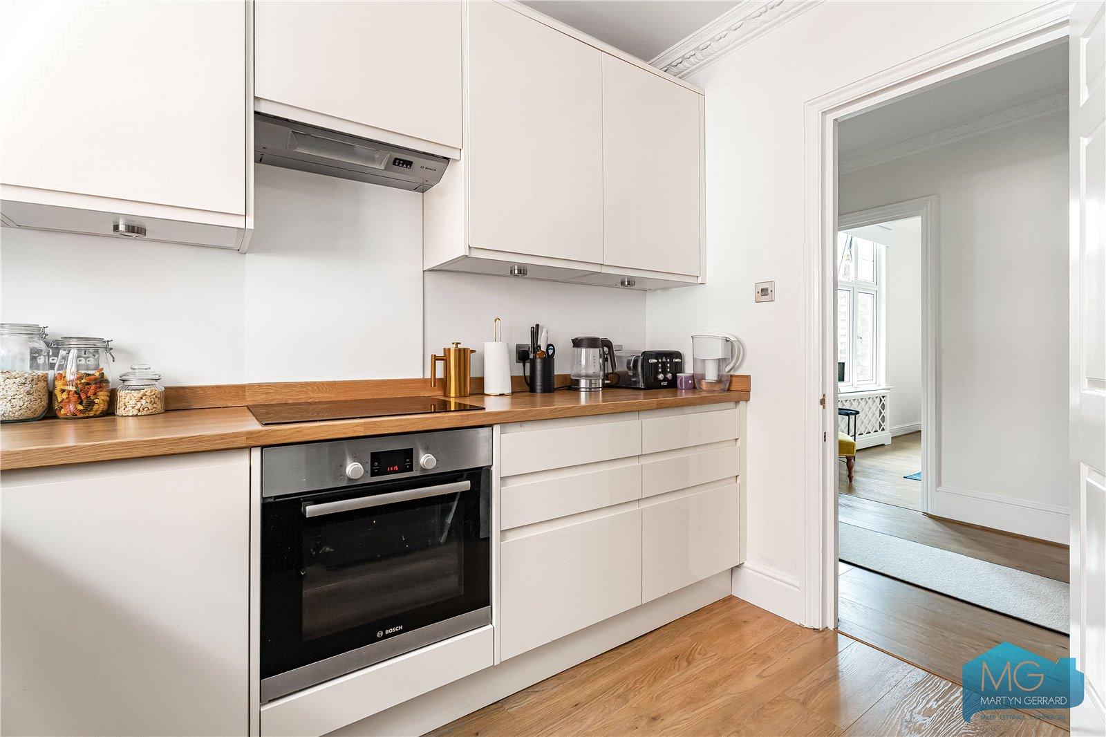 3 bedroom Apartment for sale - Martyn Gerrard