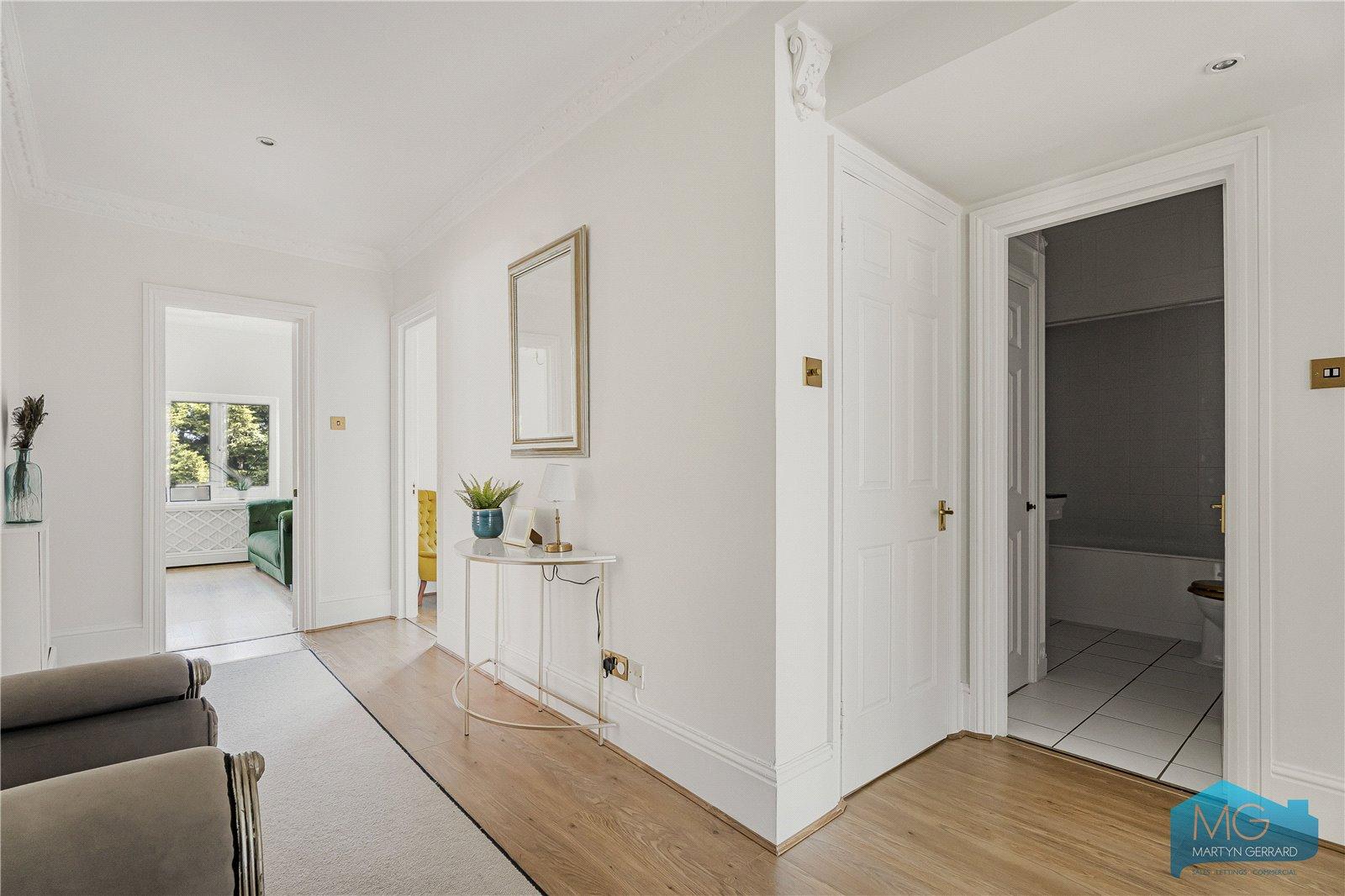 3 bedroom Apartment for sale - Martyn Gerrard