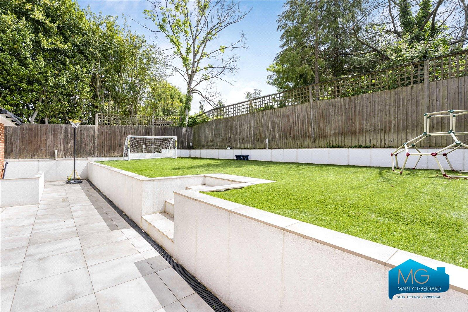 5 bedroom Semi-Detached House to rent + ' - Martyn Gerrard
