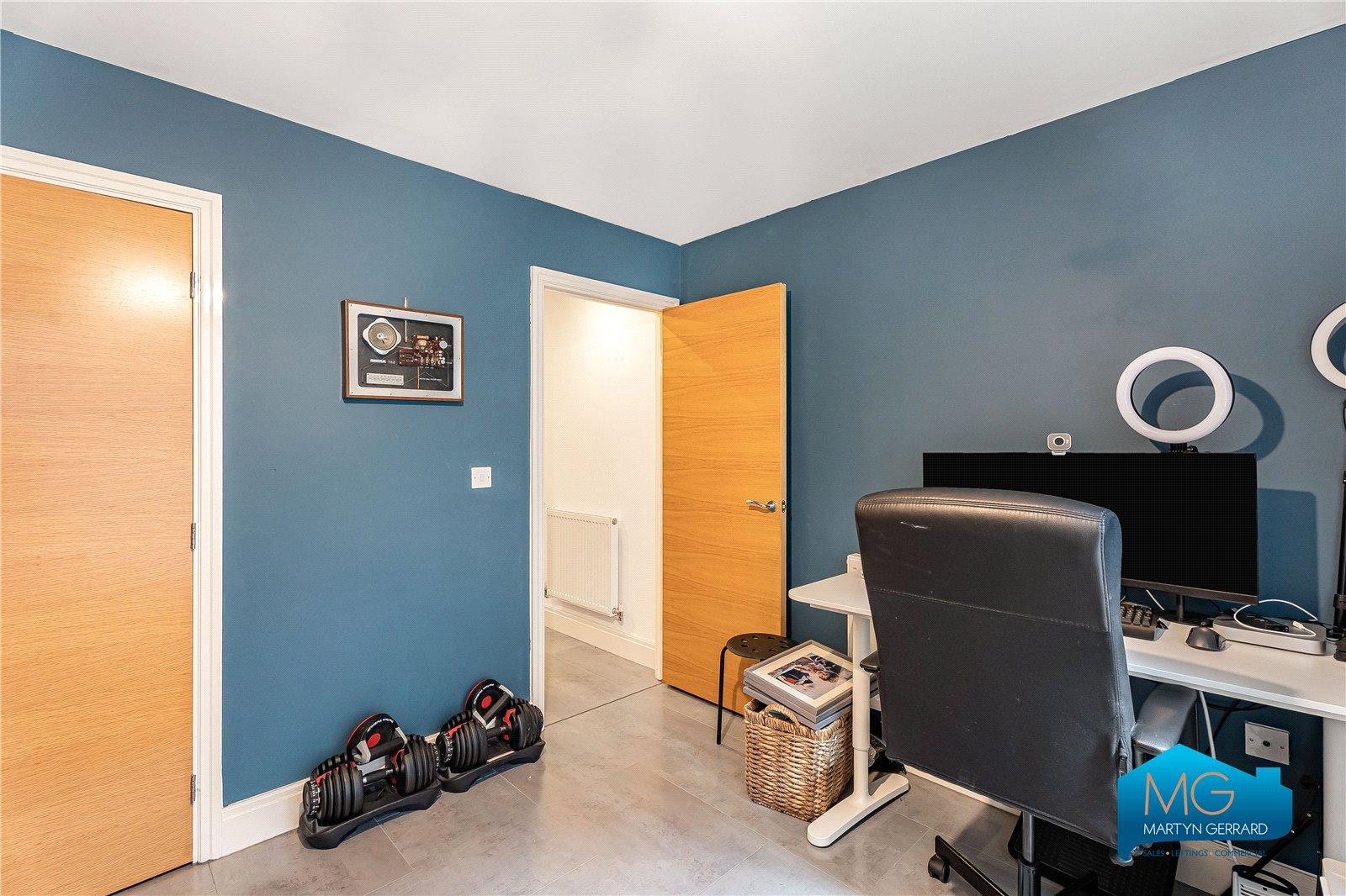 5 bedroom Semi-Detached House to rent - Martyn Gerrard