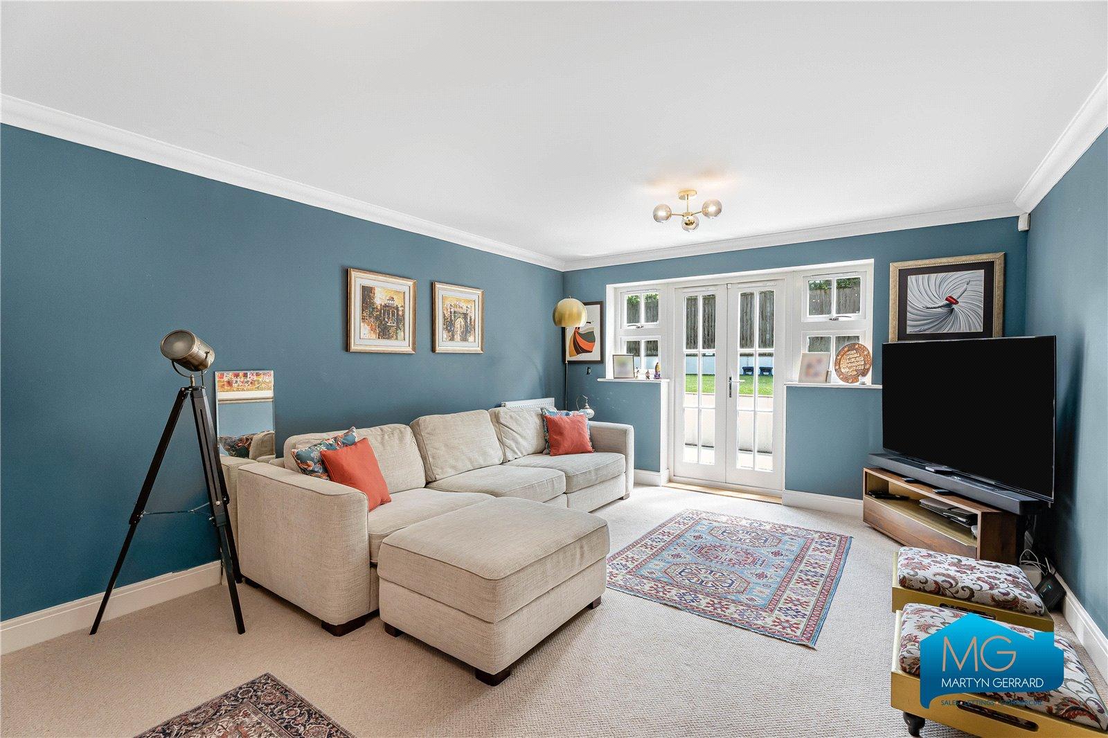 5 bedroom Semi-Detached House to rent + ' - Martyn Gerrard