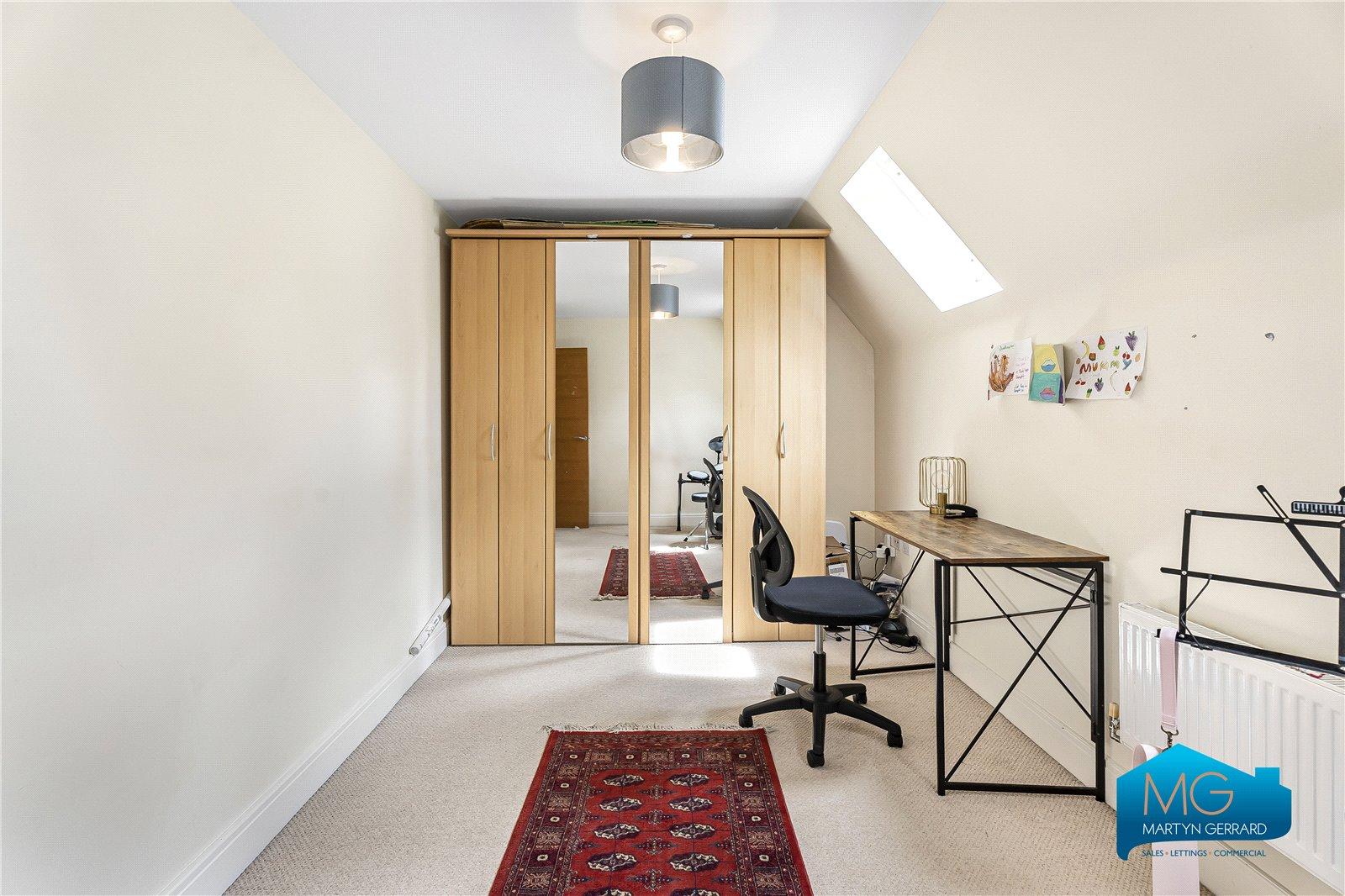 5 bedroom Semi-Detached House to rent - Martyn Gerrard